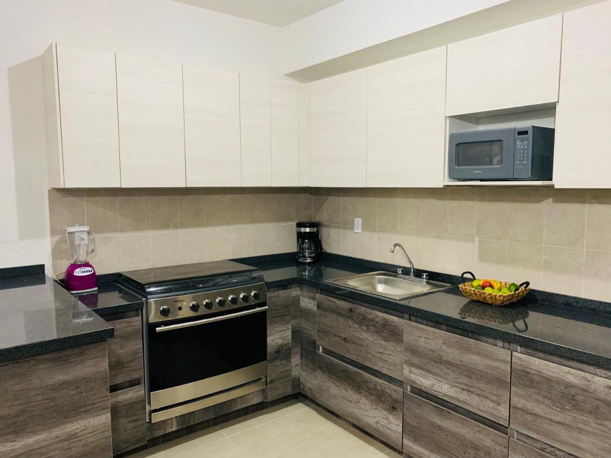 Franks House Luxury Apartment "Shared House" カンクン エクステリア 写真